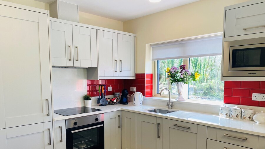 Brand new 2 Bedroom Home Overlooking Kenmare Bay Estuary