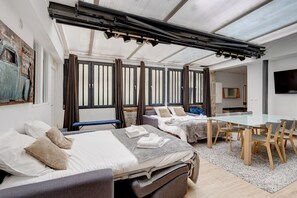 3 عدّة غرف نوم ومكتب ومكواة/لوح كي وواي فاي