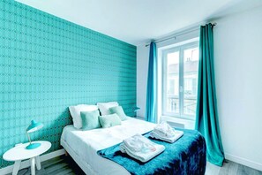 2 bedrooms, internet, bed sheets