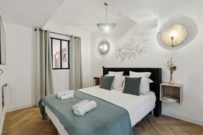 3 slaapkamers, een strijkplank/strijkijzer, wifi, beddengoed