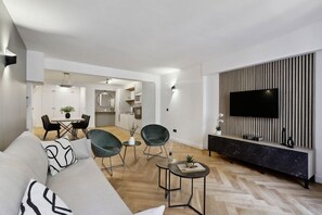 TV - 266 Suite Montefiore Superb apartment in Paris. (Paris 02 Bourse)