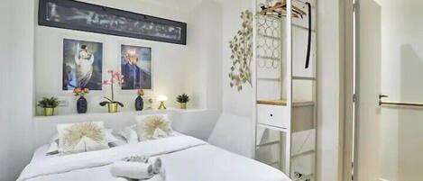 1 室のベッドルーム、WiFi、ベッドシーツ