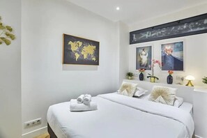1 bedroom, WiFi, bed sheets - 297 Suite Papy - Superb apartment in Paris (Paris 02 Bourse)