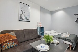 Internet, bed sheets - 324 Suite Vanves - Superb Apartment in Paris (Paris 14 Observatoire)