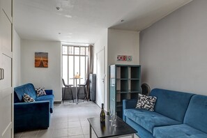 TV - 339 Suite Durand - Superb studio in Paris (Paris 14 Observatoire)