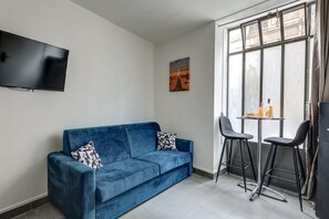 TV - 339 Suite Durand - Superb studio in Paris (Paris 14 Observatoire)