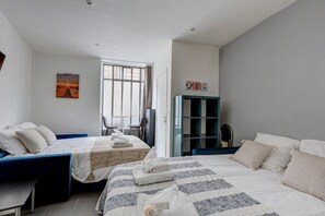 1 chambre, fer et planche à repasser, Wi-Fi, draps fournis