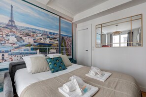 Iron/ironing board, WiFi, bed sheets