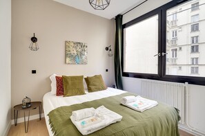 3 bedrooms, iron/ironing board, WiFi, bed sheets - 1•8•6 • Suite SIX - Superb flat • Paris (Paris 12 Reuilly)