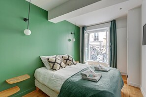 2 chambres, fer et planche à repasser, accès Internet, draps fournis