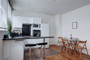 Fridge, microwave, oven, dishwasher