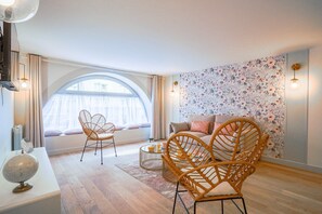 TV - 230 Suite Mayfair - Superb apartment in Paris (Paris 02 Bourse)