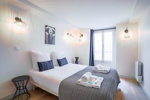 2 bedrooms, iron/ironing board, WiFi, bed sheets - 230 Suite Mayfair - Superb apartment in Paris (Paris 02 Bourse)
