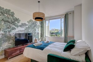 1 bedroom, iron/ironing board, WiFi, bed sheets - 628 Suite Foret - Superb apartment in Paris (Paris 14 Observatoire)