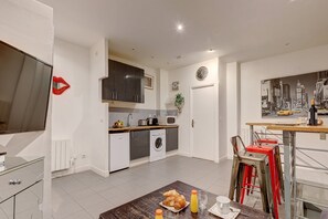 Fridge, microwave, coffee/tea maker, toaster
