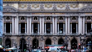 A historic building with classical architecture, featuring ornate columns and detailed facades. - 821 Suite Licorne - Superb apartment (Les Lilas)