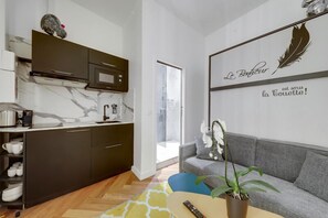 TV - 211 Suite Yves Saint Laurent - Superb apartment (Paris 04 Hôtel-de-Ville)