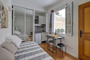 Internet, bed sheets - 349 Suite Biot 2 - Superb apartment in Paris (Paris 17 Batignolles-Monceau)