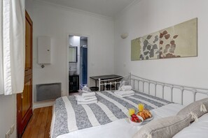 Internet, bed sheets - 349 Suite Biot 2 - Superb apartment in Paris (Paris 17 Batignolles-Monceau)