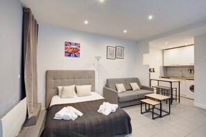 Iron/ironing board, WiFi, bed sheets - 325 Suite Greta - Superb apartment in Paris (Paris 11 Popincourt)