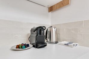 Coffee and/or coffee maker - 325 Suite Greta - Superb apartment in Paris (Paris 11 Popincourt)
