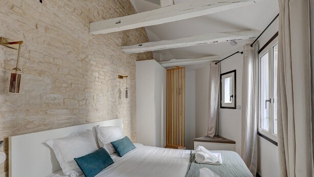 Unclassified image, 1 of 24, button - 194 Suite Parisian house (Paris)