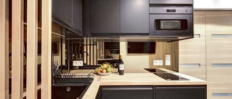 Frigorifero, microonde, macchina per tè/caffè, tostapane