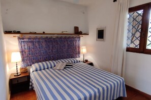 5 bedrooms, iron/ironing board, travel cot, WiFi