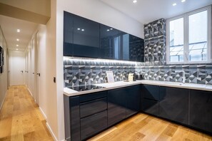 Microwave, oven, dishwasher, coffee/tea maker - 191 Suite Auteuil - Superb apartment in Paris (Paris 16 Passy)