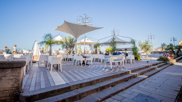 Outdoor dining - Holiday Home Il Portagioie (Cagliari)