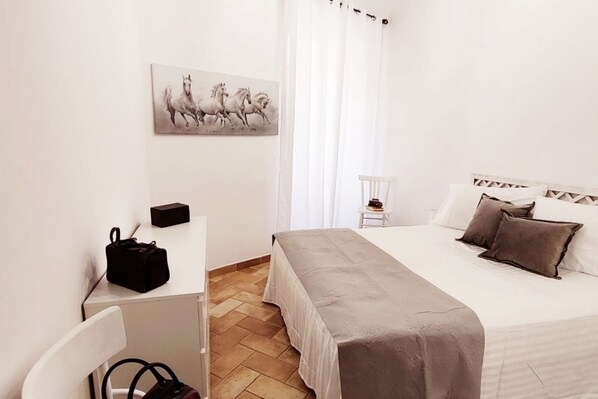 2 Schlafzimmer, Reisekinderbett, WLAN, Bettwäsche