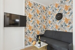 TV - 862 Suite Tulipe - Superb apartment (Montreuil)