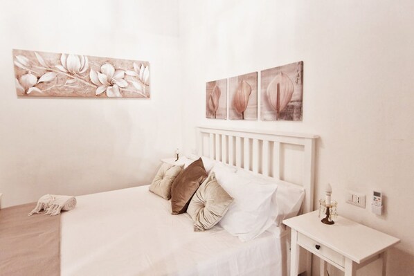 3 bedrooms, desk, iron/ironing board, WiFi