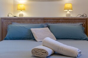 3 bedrooms, travel cot, WiFi, bed sheets - Villa Gabriella near the beach (Santa Margherita di Pula)