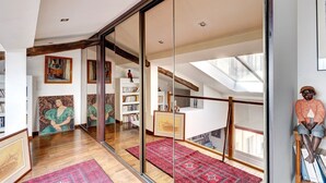 Unclassified image, 4 of 24, button - 2•5•9 Suite Suzy • Cosy Duplex • Paris (Paris 11 Popincourt)