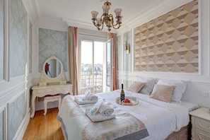 2 bedrooms, desk, iron/ironing board, WiFi - 658 Suite Estelle - Luxury appartment (Paris 02 Bourse)