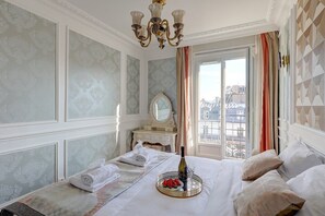 2 bedrooms, desk, iron/ironing board, WiFi - 658 Suite Estelle - Luxury appartment (Paris 02 Bourse)