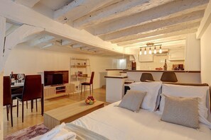 2 slaapkamers, een strijkplank/strijkijzer, wifi, beddengoed