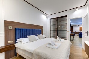 2 Schlafzimmer, Schreibtisch, Bügeleisen/Bügelbrett, WLAN