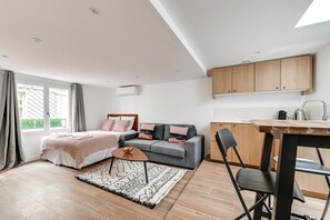 1 chambre, fer et planche à repasser, Wi-Fi, literie fournie