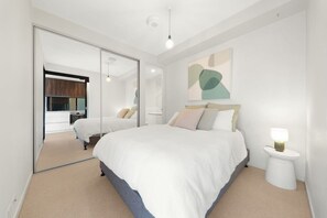 Schreibtisch, Bügeleisen/Bügelbrett, kostenloses WLAN, Bettwäsche