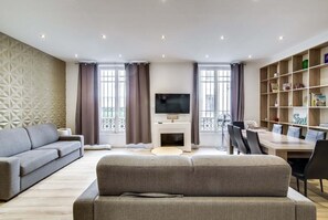 TV - 101 Suite Grego - Superb apartment in Paris (Paris 02 Bourse)