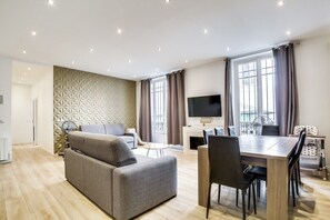 TV - 101 Suite Grego - Superb apartment in Paris (Paris 02 Bourse)
