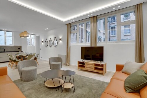 190 Suite Fontaine - Superbe Appartement à Paris.