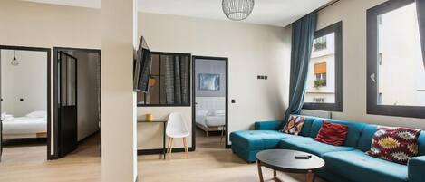 3 bedrooms, iron/ironing board, WiFi, bed sheets