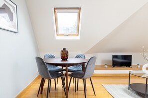 Apartamento | Área de estar | Smart TV 37 polegadas com canais via satélite, Netflix