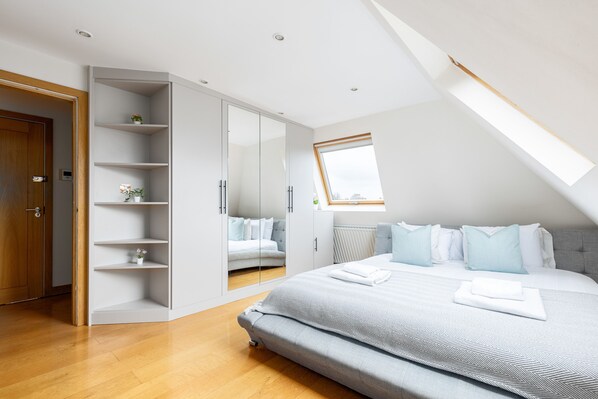 アパートメント | 2 室のベッドルーム、低刺激性寝具、客室ごとに異なる装飾、WiFi (無料)