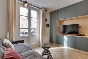 TV - 228 Suite Romy - Superb apartment in Paris (Paris 02 Bourse)