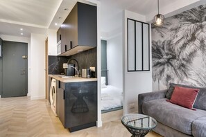1 bedroom, iron/ironing board, WiFi, bed sheets - 228 Suite Romy - Superb apartment in Paris (Paris 02 Bourse)