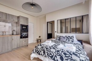 2 quartos, ferros/tábuas de passar roupa, Wi-Fi, roupa de cama